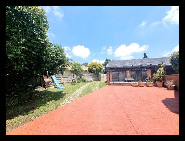 3 BEDROOM HOUSE FOR SALE IN BIRCHLEIGH NORTH